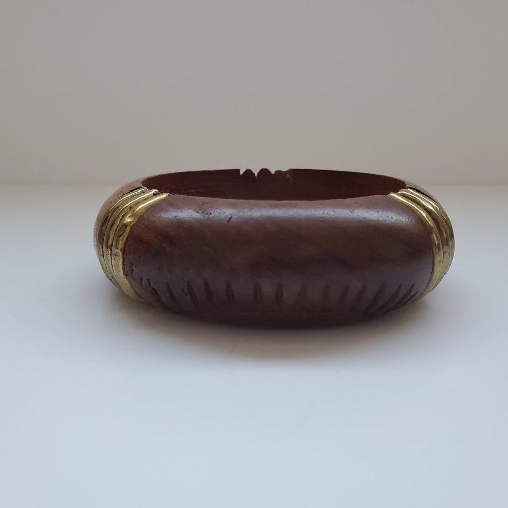 Elegant Women's Bold Bangle Bracelet Carved Solid Wood & Brass Accents Boho 8" - Picture 3 of 6